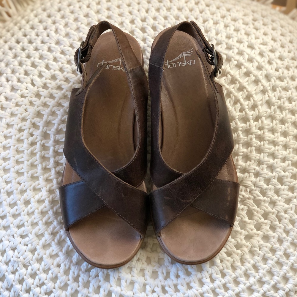 Dansko Jacinda brown leather sandal